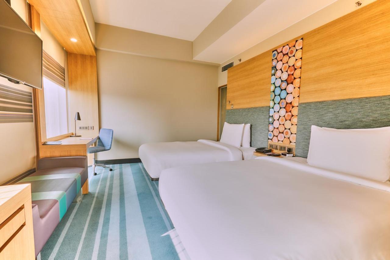 Aloft New Delhi Aerocity Eksteriør bilde A room at the hotel