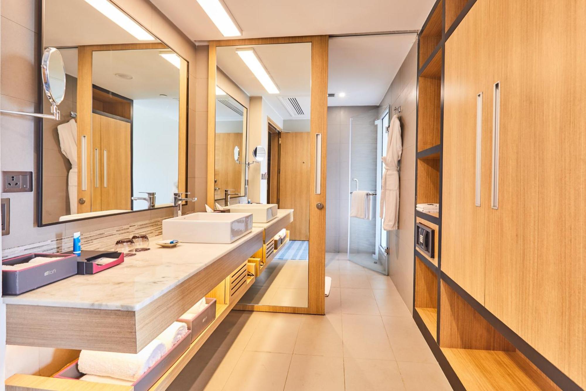 Aloft New Delhi Aerocity Eksteriør bilde Bathroom