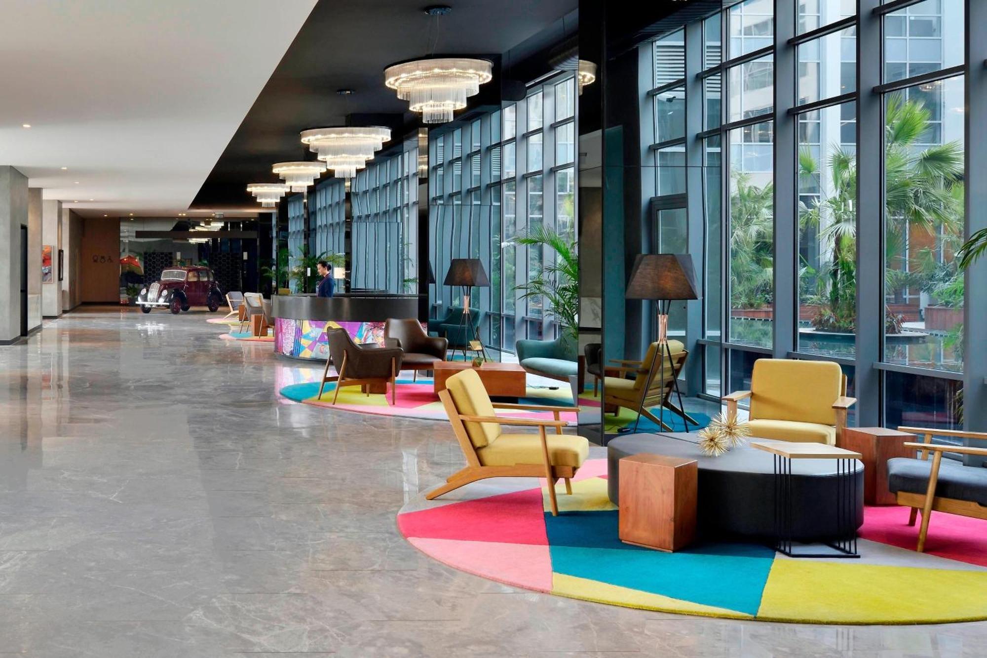 Aloft New Delhi Aerocity Eksteriør bilde The lobby of the hotel